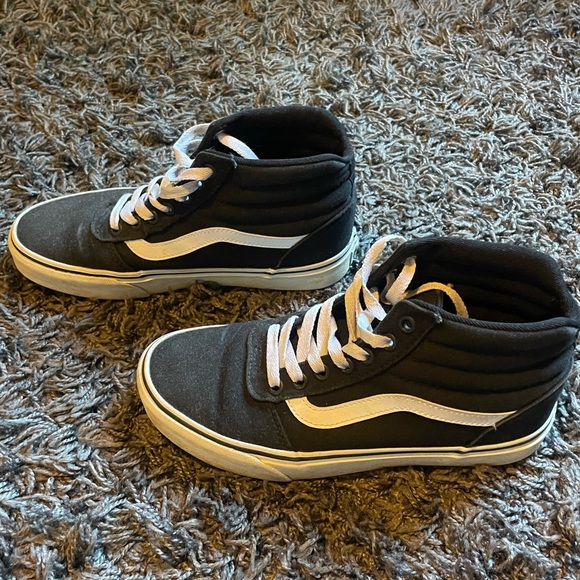 Vans Sk8-Hi Black and White - Picture 2 of 5